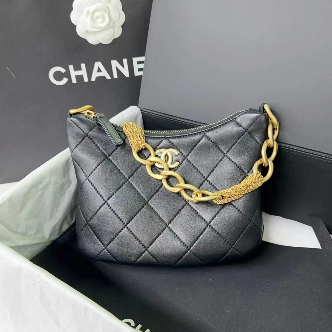 Chanel 香奈儿 23A黑金流苏金链hobo