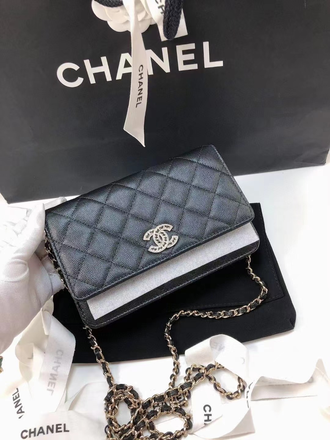 Chanel香奈儿 全新黑金22S钻扣woc 全❤️Chanel 香奈儿 黑金 22s胸针钻扣woc 发财包 鱼子酱皮 芯片款 附件尘袋好价💰