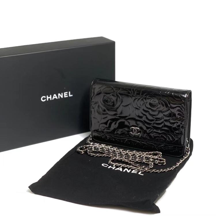 Chanel 香奈儿 黑色浮雕山茶花漆皮woc链条包