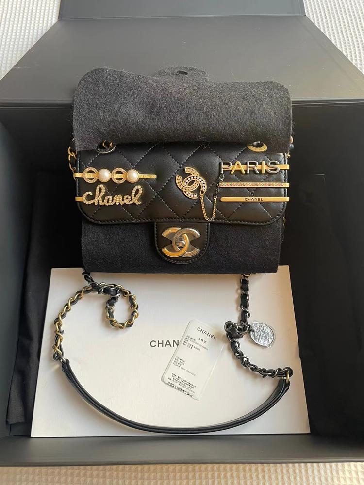 Chanel 香奈儿 全新22s黑金2.55限量徽章款大mini