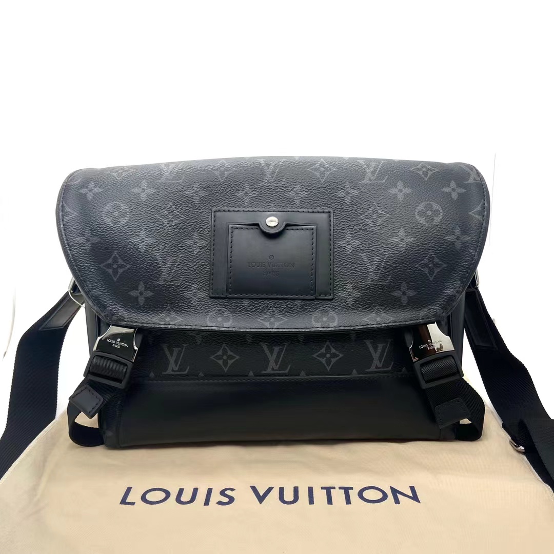 Louis Vuitton 路易威登 黑花黑武士Voyager邮差包