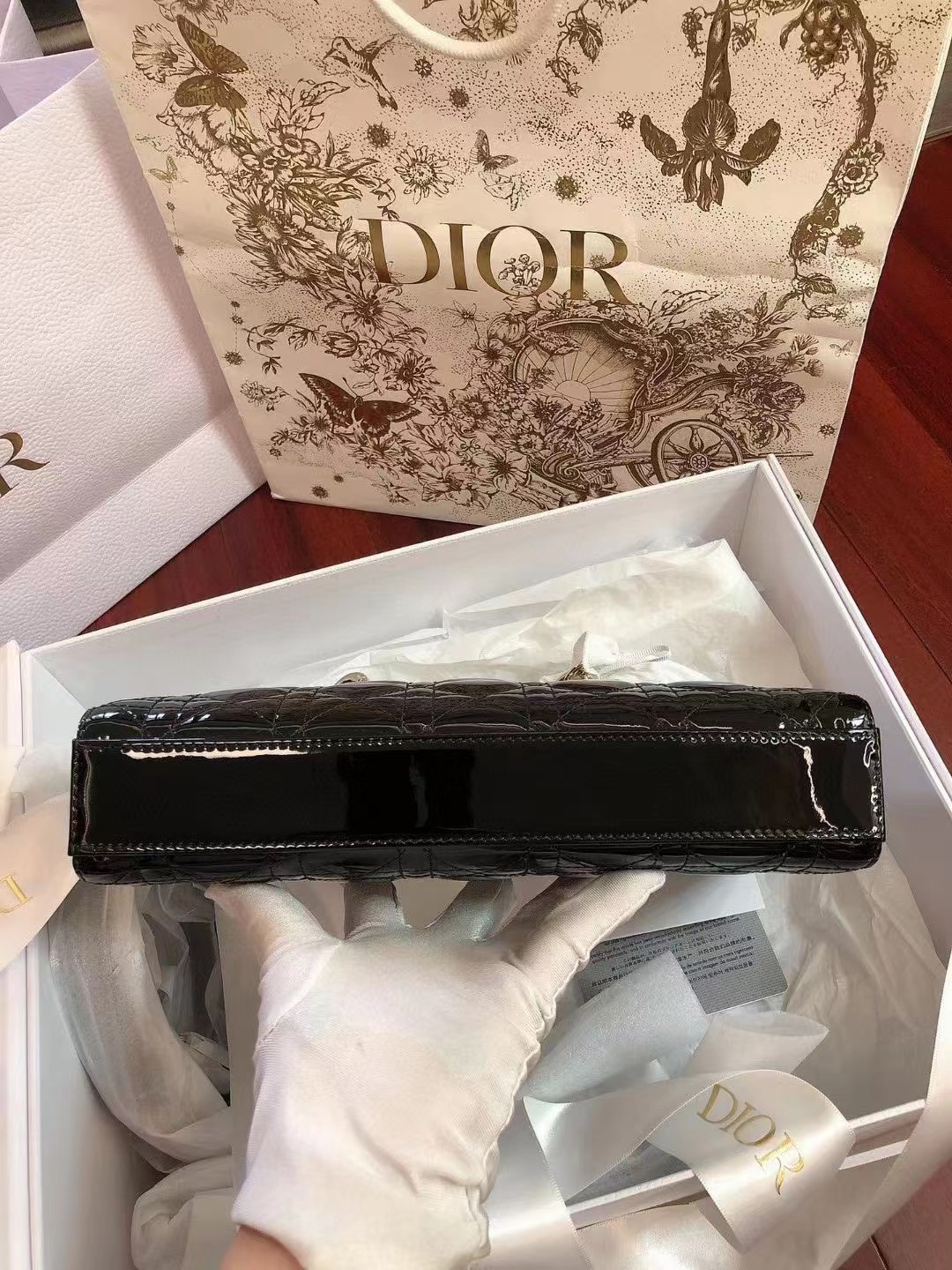 Dior迪奥 全新黑金漆皮中号横版D-JOY 全❤️全套DIOR 爆款断货王，黑金漆皮中号横版D-JOY戴妃 23编码附件盒子尘袋卡片23年10月票🎫好价💰