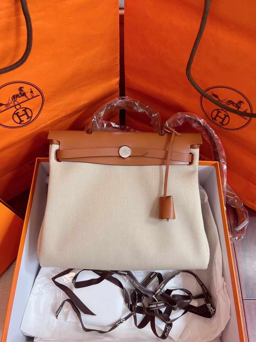 Hermes爱马仕 冰川白银扣herbag 31 全❤️爱马仕 Hermes 冰川白31 Herbag银扣 B刻 五金带膜，神仙配色 附件盒子 尘袋 🔒🔑好价💰