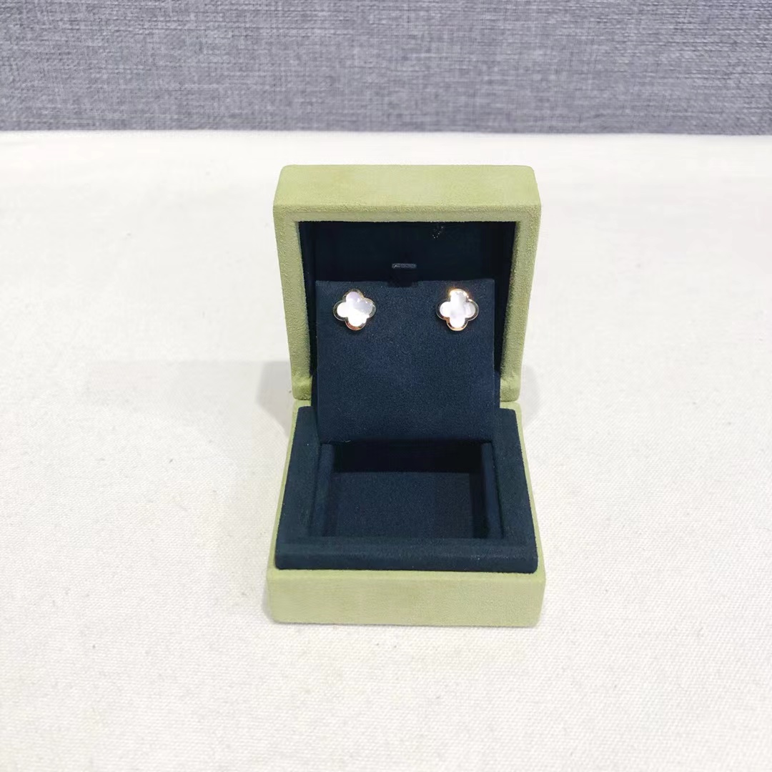 Van Cleef & Arpels  梵克雅宝 白贝母果冻四叶草耳钉