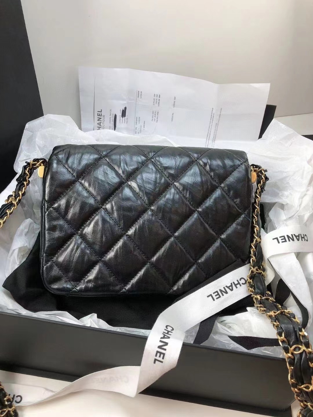 Chanel香奈儿 全新23K19bag豆腐包 全❤️Chanel 香奈儿 23K黑金宽肩带褶皱牛皮 风琴包 豆腐包 19hobo链条包 尺寸：18*12  配件：票/尘袋/盒子 爆款现货 好价💰