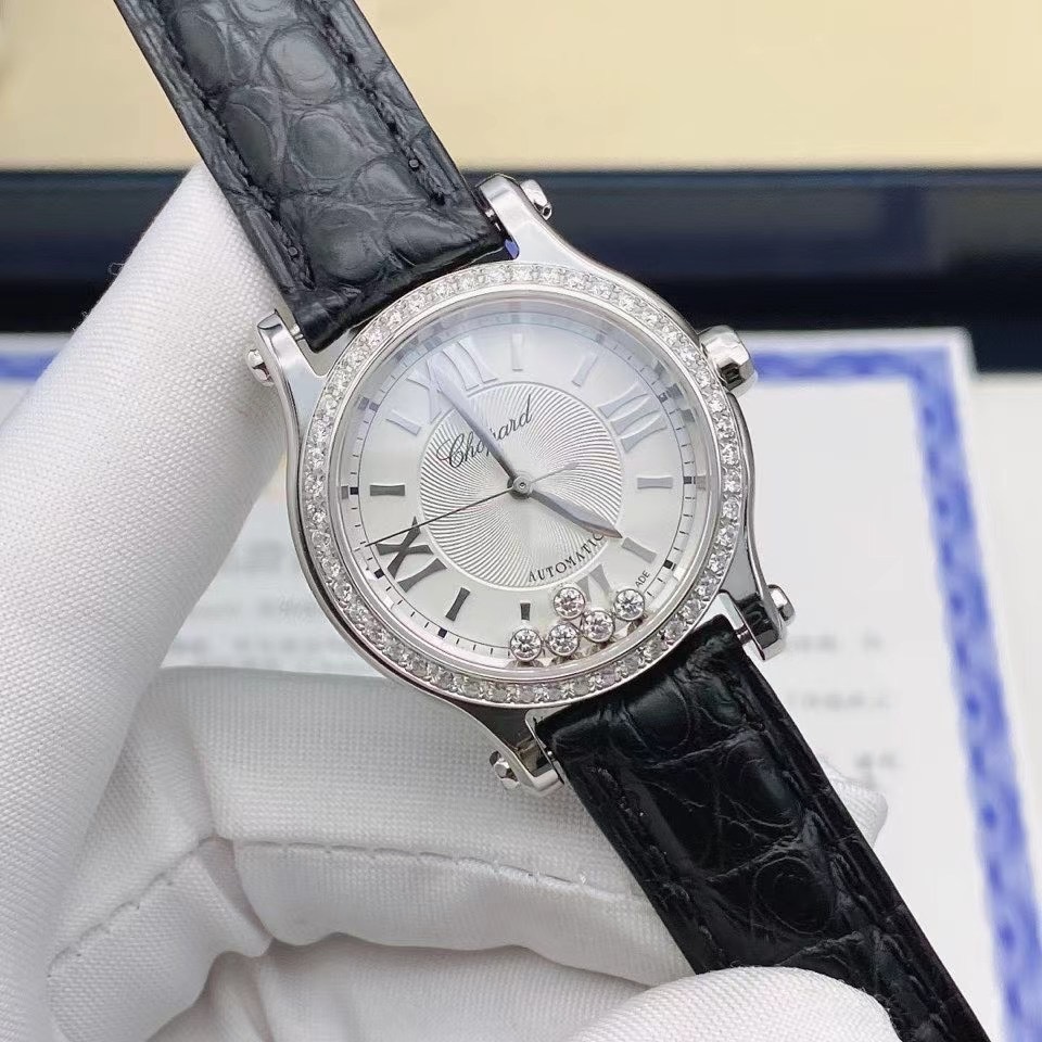 Chopard萧邦 全新全套快乐钻系列腕表 【全新全套】CHOPARD萧邦快乐钻系列自动机械女士腕表 热门新款 表径30mm 精钢后镶高品质真钻 优雅高贵 精致大方 上手超美💕最新12月保卡 原表46700 精钢原钻12万多 这个超值🉐️