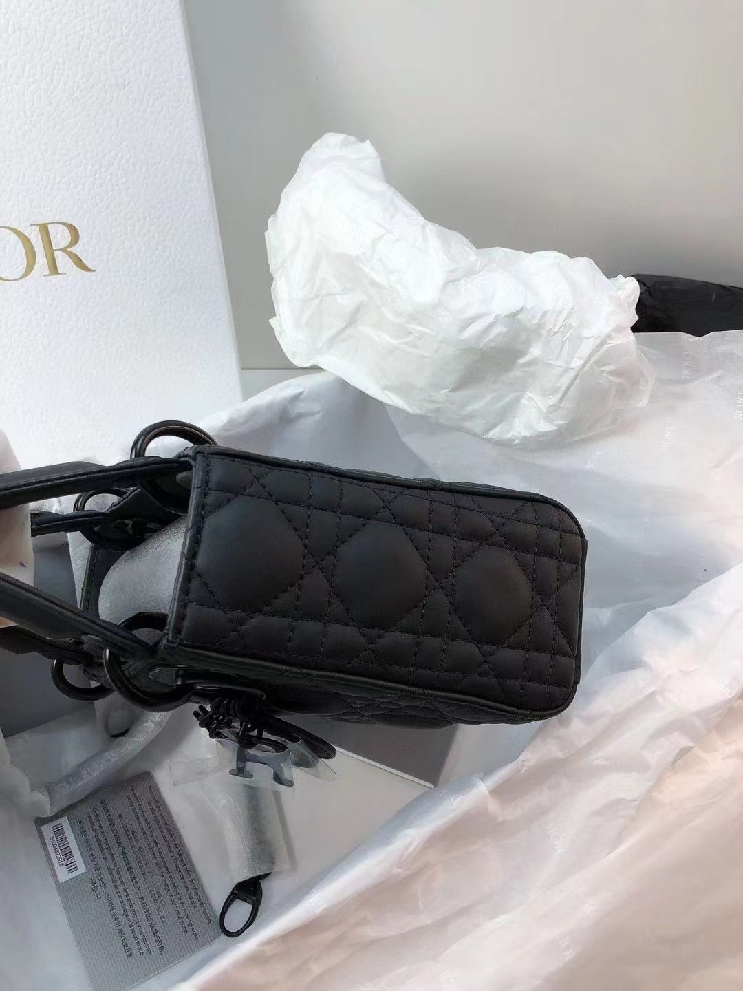 Dior迪奥 全黑哑光三格戴妃包 全❤️保存品DIOR 迪奥 戴妃包soblack 全黑哑光牛皮黑色三格磨砂扣 爆款 超难买17*14.5*8cm 23编码附件盒子尘袋 卡好价💰