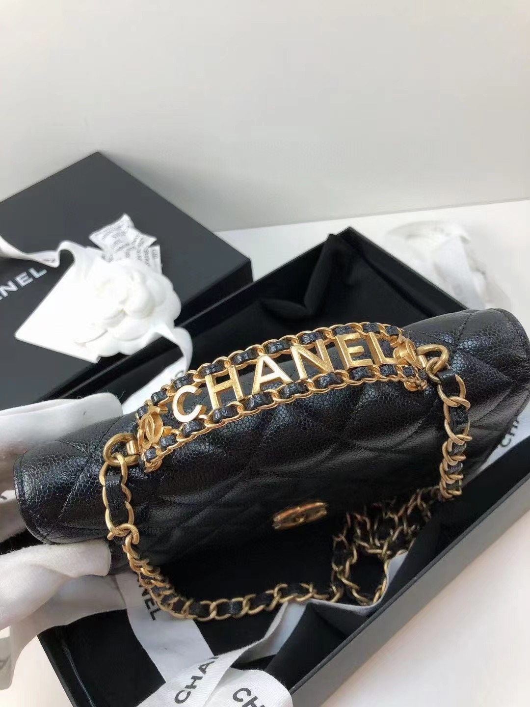 Chanel香奈儿 全新黑金牛皮22S woc 全❤️Chanel 香奈儿 22S 黑金 荔枝牛皮 镂空立体字母手柄woc 专柜没货 绝版美物 附件盒子 尘袋卡片 好价2W多带走💰