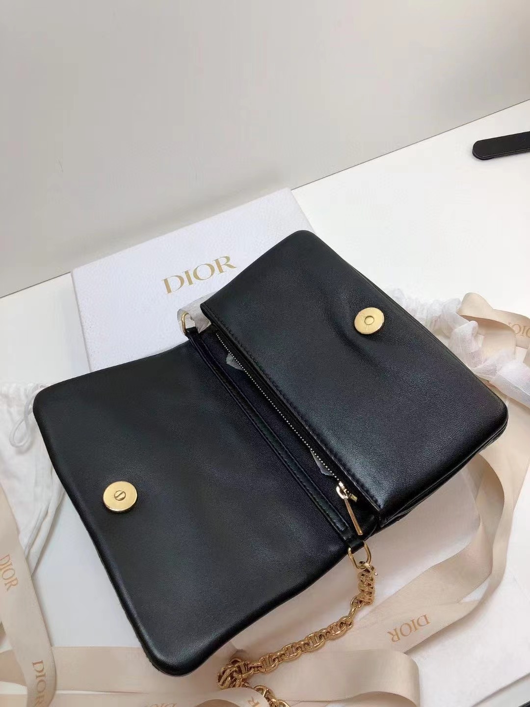 Dior迪奥 黑金Caro泡芙包 全❤️保存品Dior caro 小号 黑金 泡芙包 19*12 22年购 附件盒子尘袋 好价💰