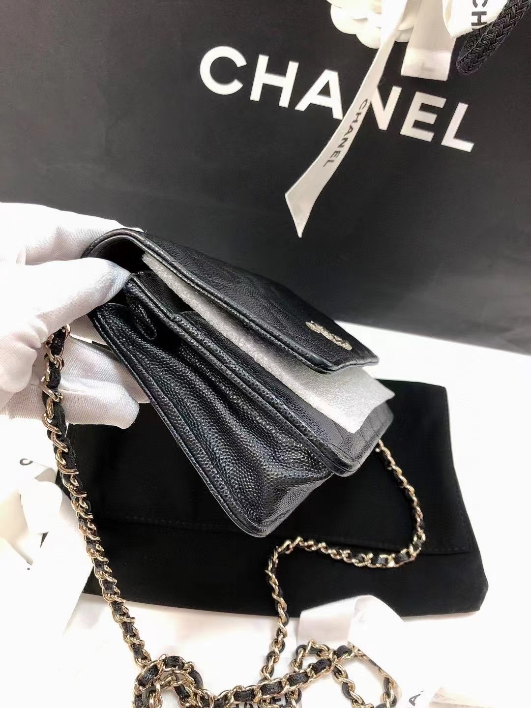 Chanel香奈儿 全新黑金22S钻扣woc 全❤️Chanel 香奈儿 黑金 22s胸针钻扣woc 发财包 鱼子酱皮 芯片款 附件尘袋好价💰