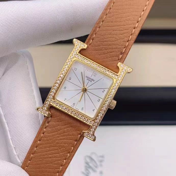 Hermes 爱马仕 金棕H hour带钻腕表