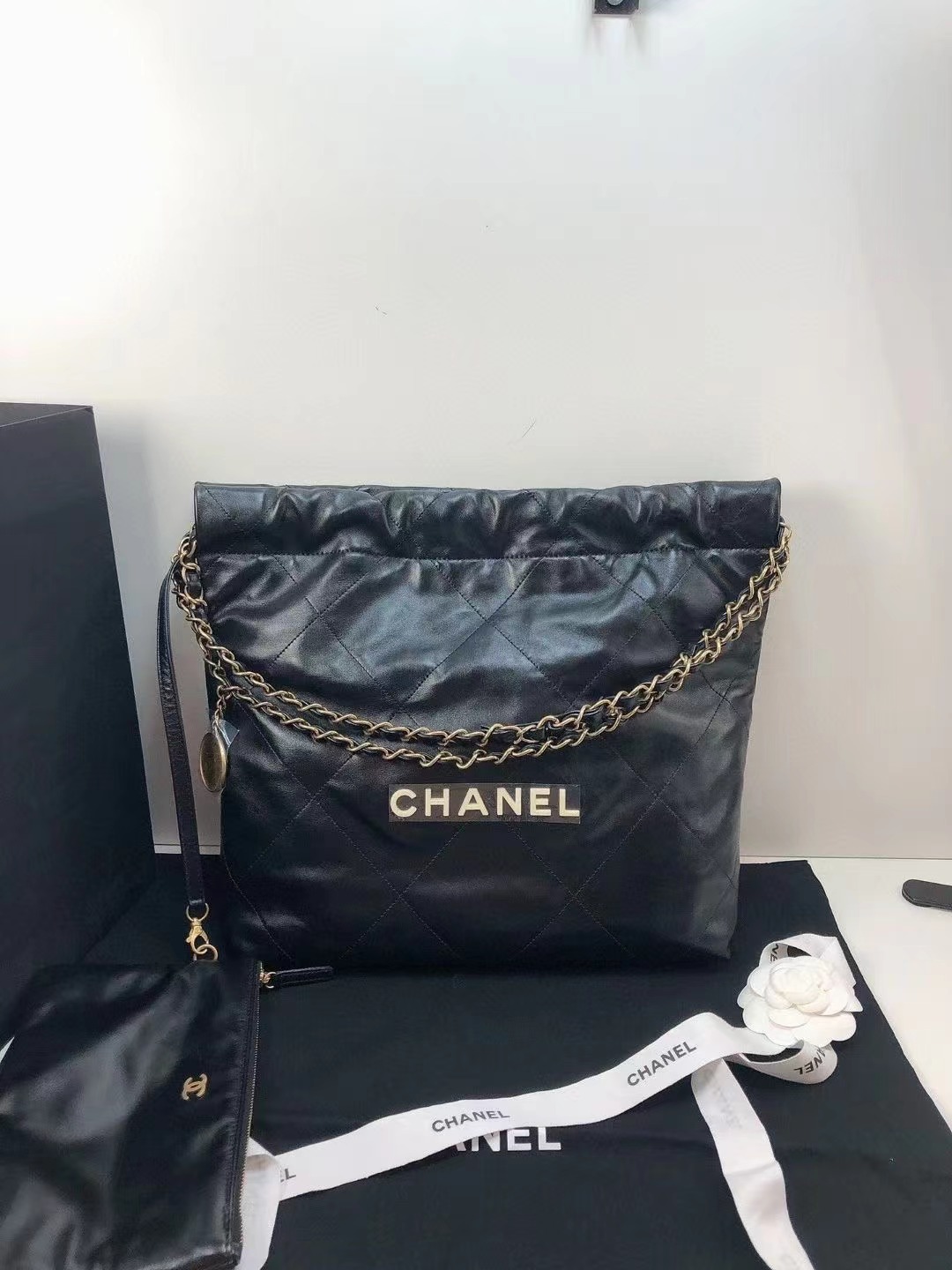 Chanel 香奈儿 全新22bag黑金白色小号