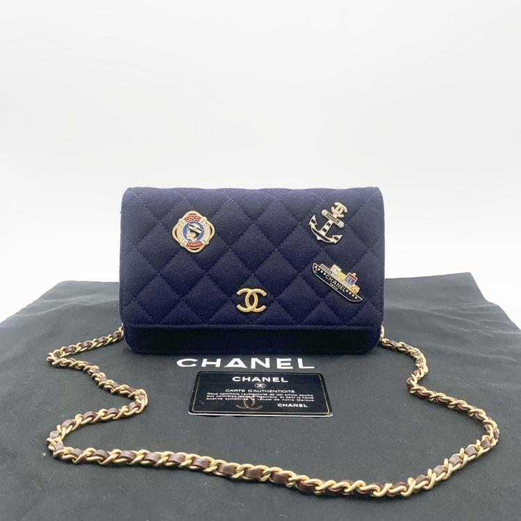 Chanel 香奈儿 汉堡系列深海蓝金扣微章WOC链条包