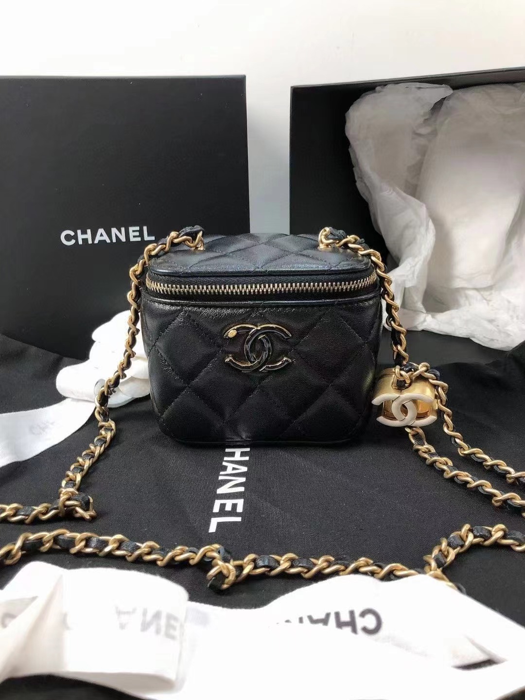 Chanel 香奈儿 全新芯片款双C盒子链条包
