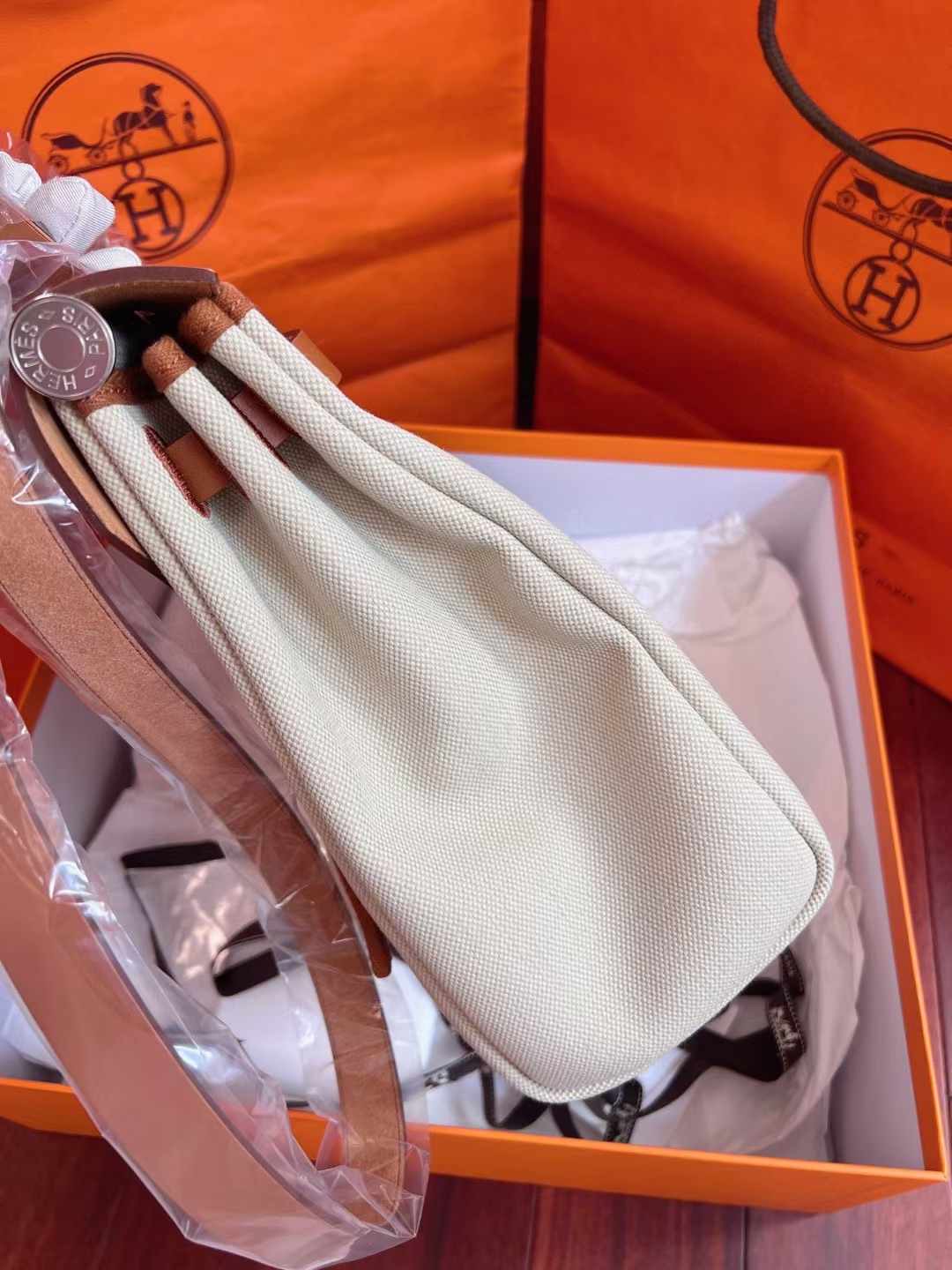 Hermes爱马仕 冰川白银扣herbag 31 全❤️爱马仕 Hermes 冰川白31 Herbag银扣 B刻 五金带膜，神仙配色 附件盒子 尘袋 🔒🔑好价💰