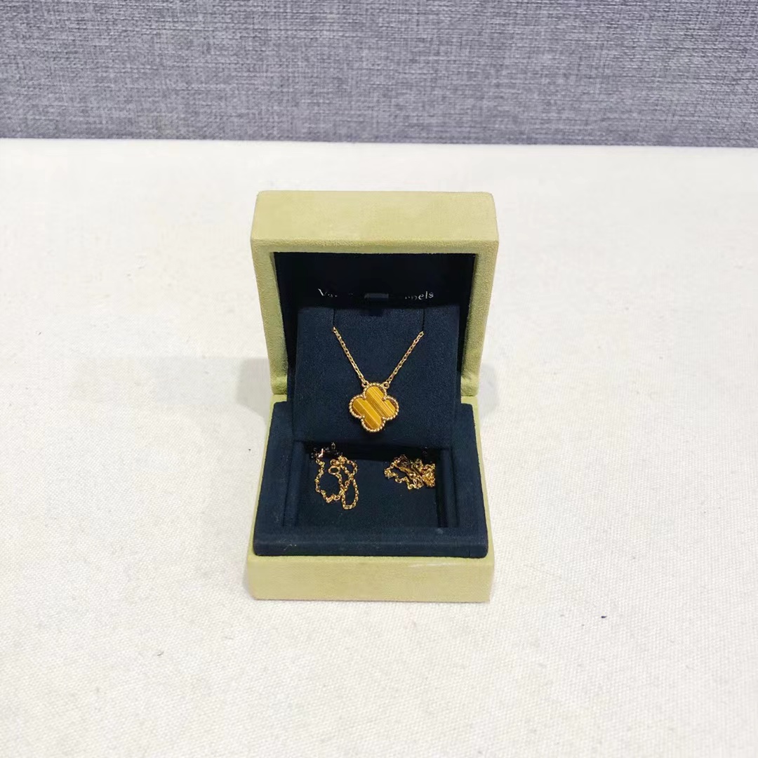 Van Cleef & Arpels  梵克雅宝 虎眼石四叶草项链