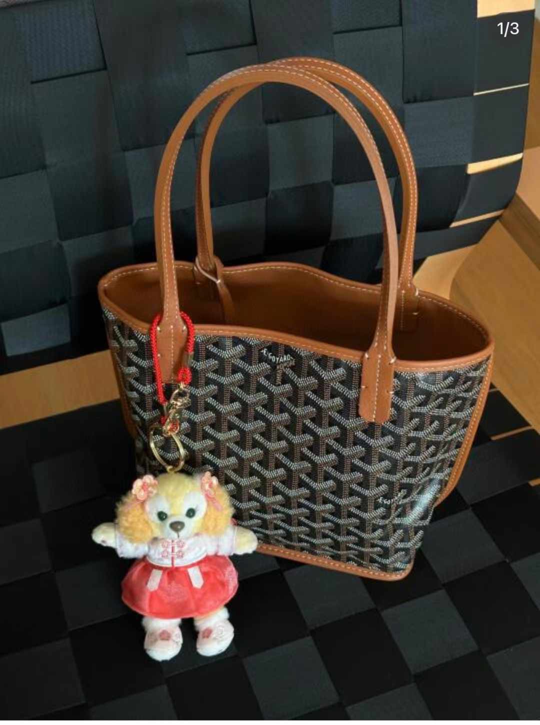 Goyard高雅德 全新棕色mini tote双面购物袋 全❤️Goyard/戈雅棕色minitote双面购物袋单肩手提包，包包自重很轻，超实用可爱，23编码 附件：尘袋、子袋 尺寸:21.5*20*10cm 超级火爆款 好价💰