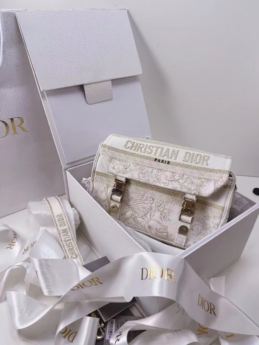 Dior 迪奥 全新白金刺绣金喜鹊邮差包