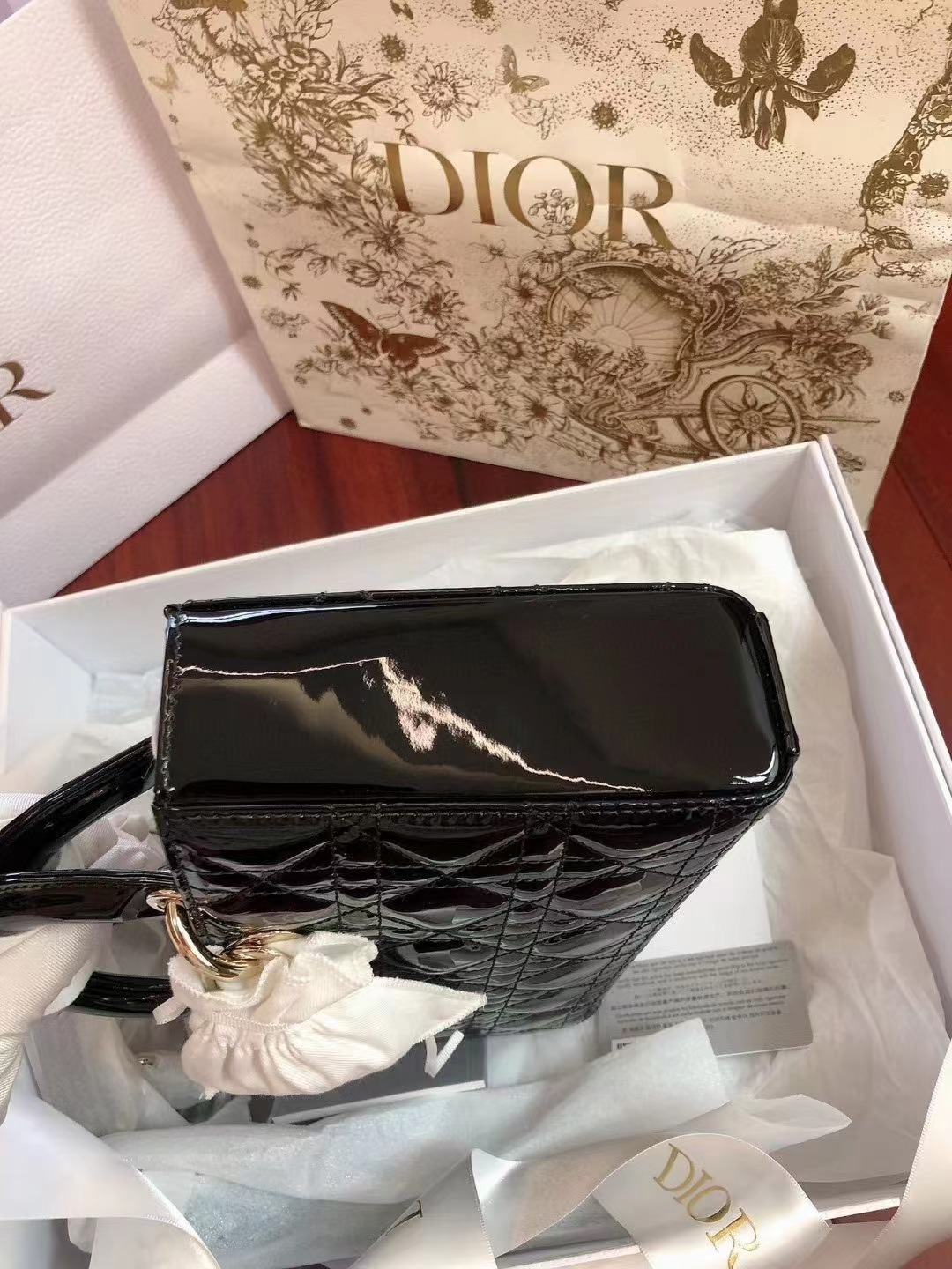 Dior迪奥 全新黑金漆皮中号横版D-JOY 全❤️全套DIOR 爆款断货王，黑金漆皮中号横版D-JOY戴妃 23编码附件盒子尘袋卡片23年10月票🎫好价💰