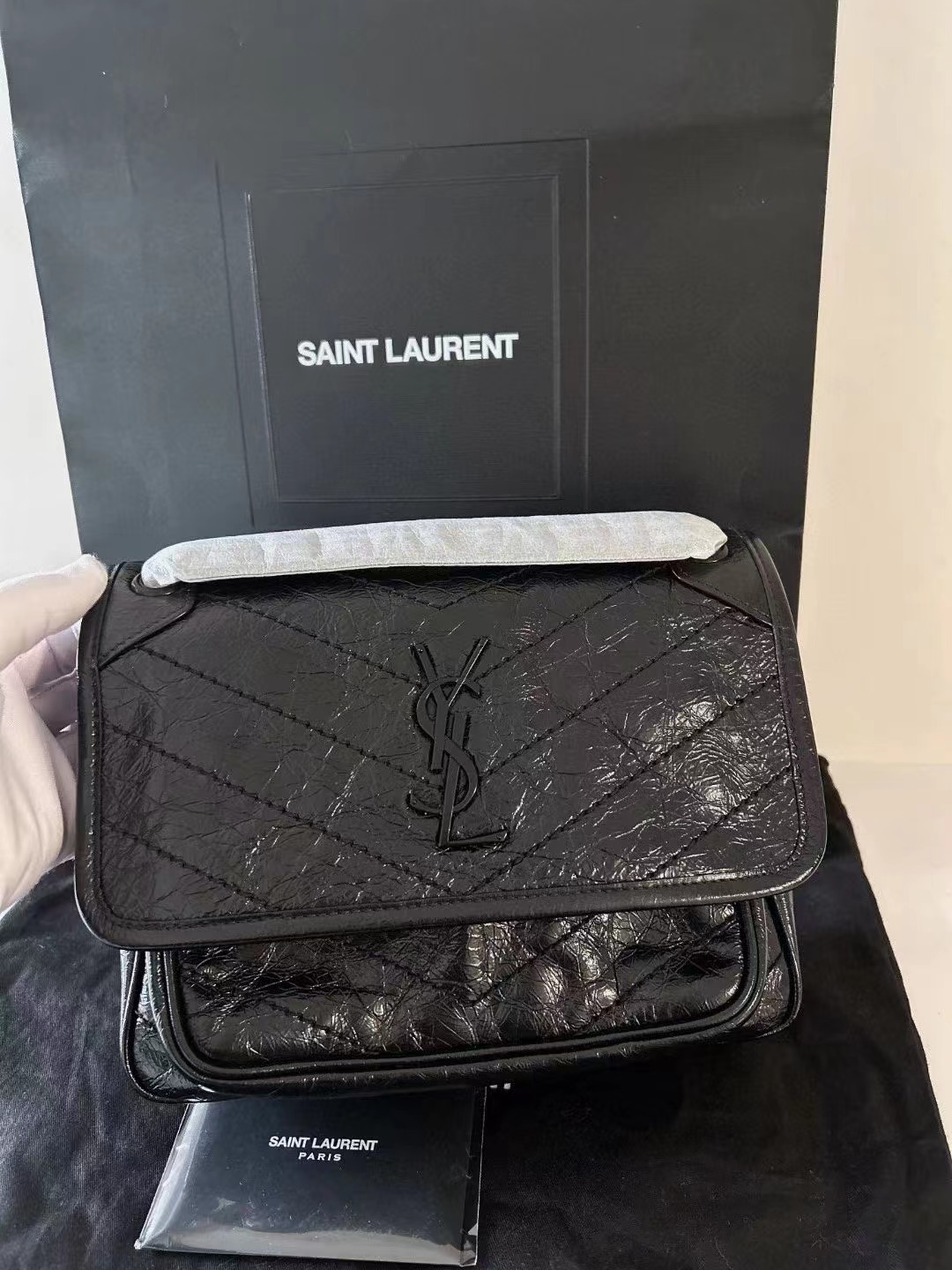 Saint Laurent圣罗兰 全新niki小号新款D扣 全❤️YSL圣罗兰黑链条niki小号新款D扣 链条包 皮质超级耐用 一年四季百搭又好看 不知道卖了多少只了[呲牙]附件尘袋 卡片 超级好价💰