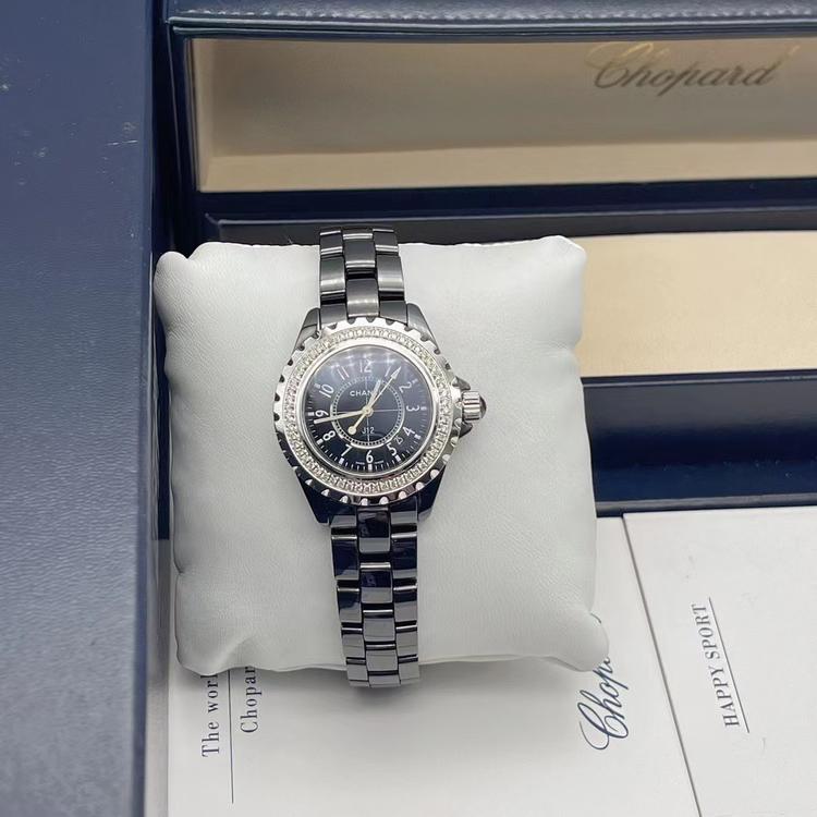 Chanel 香奈儿 经典J12系列黑陶瓷腕表