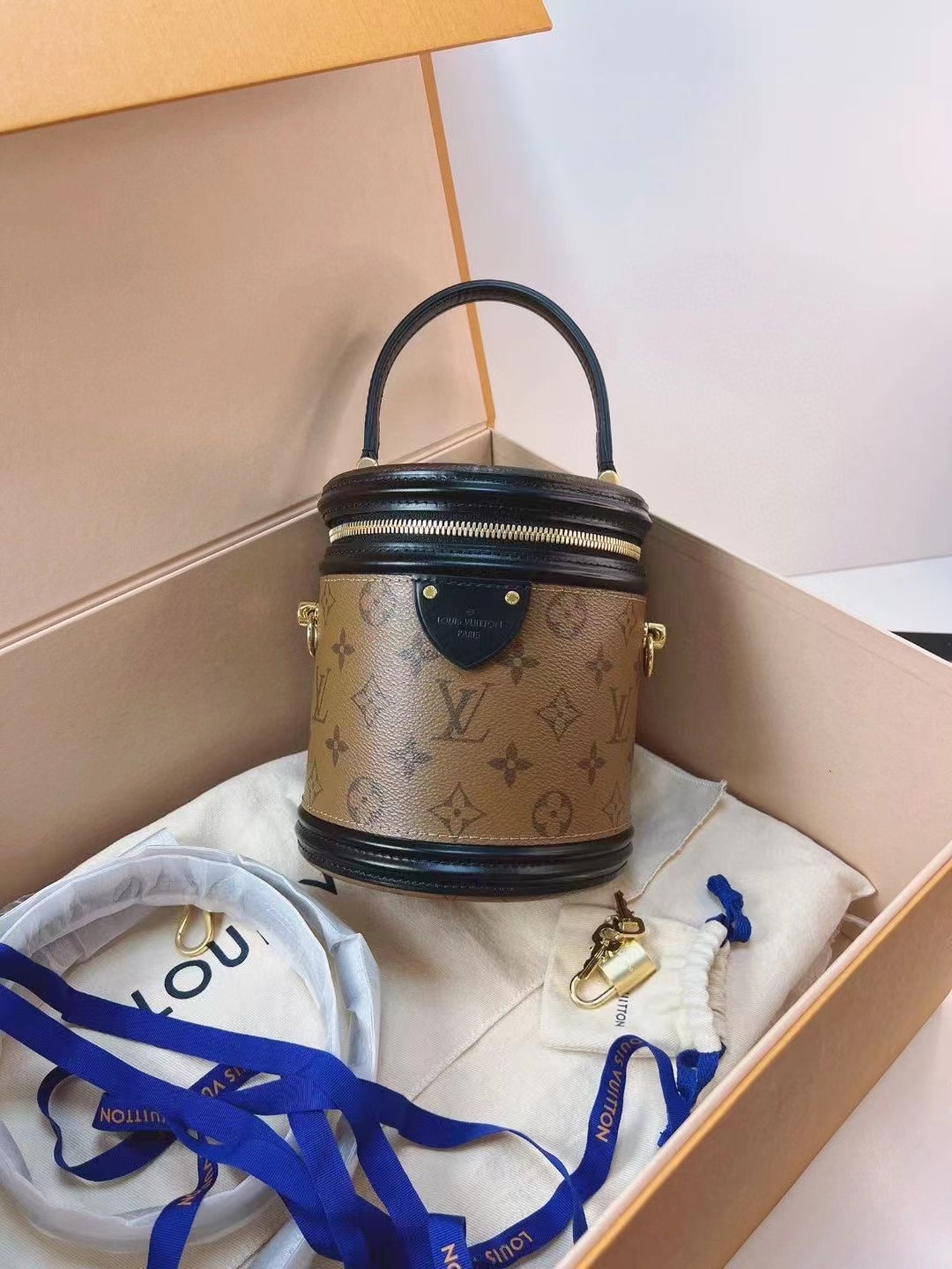 Louis Vuitton 路易威登 全新芯片款Cannes发财桶