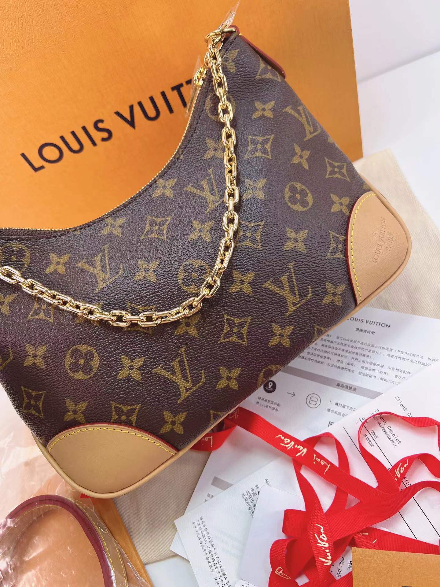 Replica Louis Vuitton M41625 Berri MM Hobo Bag Monogram Canvas For