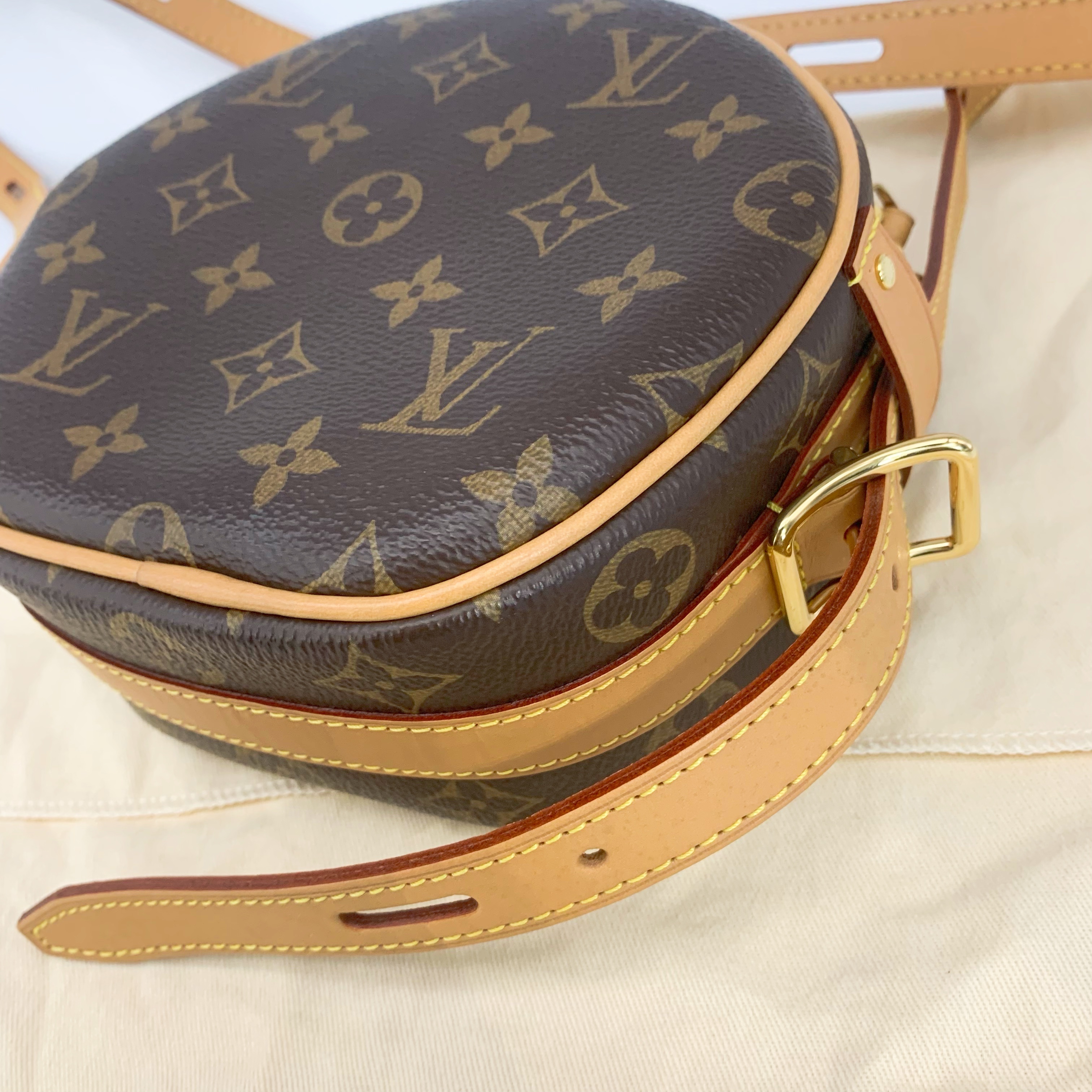 Louis Vuitton 路易威登老花小号软圆饼包| iLux