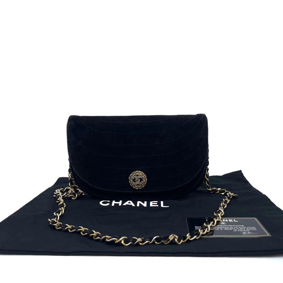 Chanel 香奈儿 黑金徽章丝绒链条包