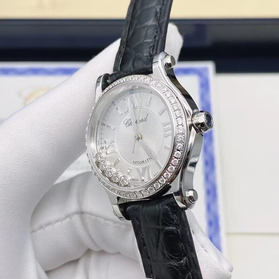 Chopard萧邦 全新全套快乐钻系列腕表 【全新全套】CHOPARD萧邦快乐钻系列自动机械女士腕表 热门新款 表径30mm 精钢后镶高品质真钻 优雅高贵 精致大方 上手超美💕最新12月保卡 原表46700 精钢原钻12万多 这个超值🉐️