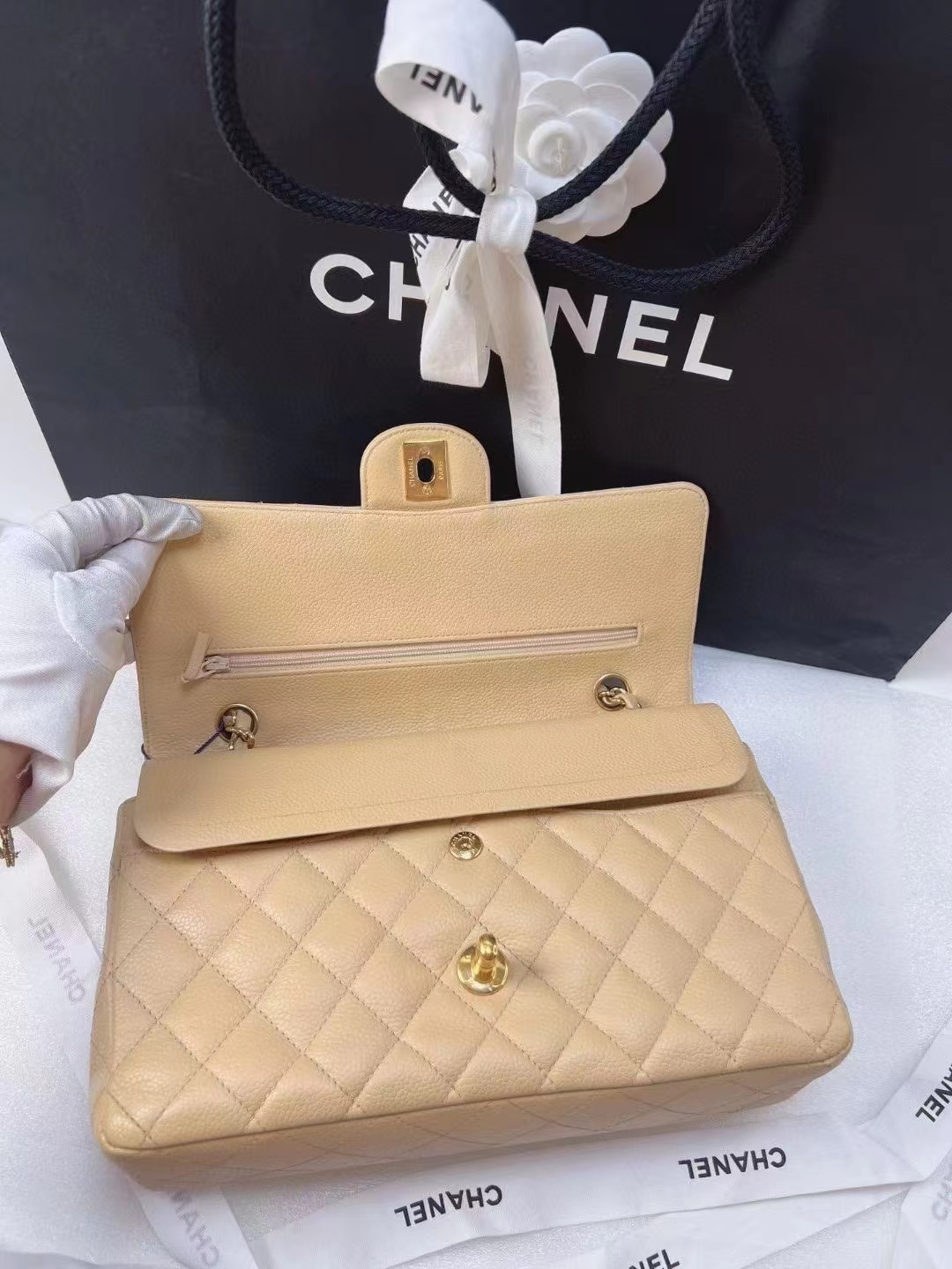 Chanel香奈儿 奶茶色金扣荔枝牛皮CF 99新香奈儿CHANEL CF 中号 米金/奶茶色 荔枝皮 单肩包 17镭射无卡 专柜公价80000++ 好价💰