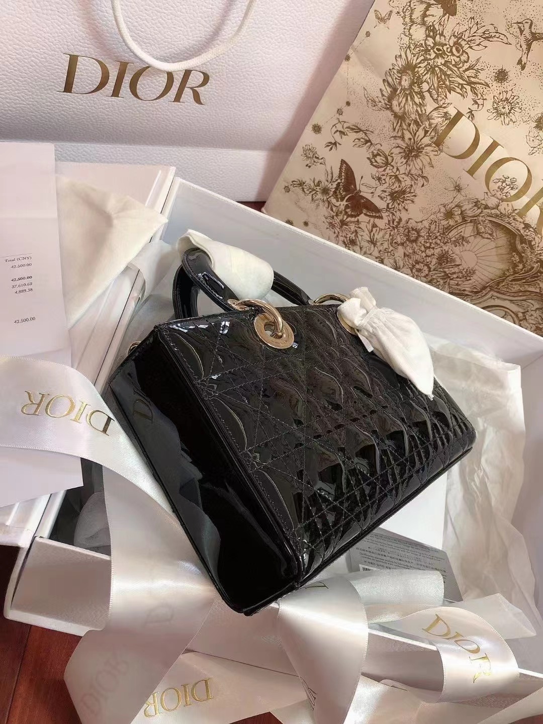 Dior迪奥 全新黑金漆皮中号横版D-JOY 全❤️全套DIOR 爆款断货王，黑金漆皮中号横版D-JOY戴妃 23编码附件盒子尘袋卡片23年10月票🎫好价💰