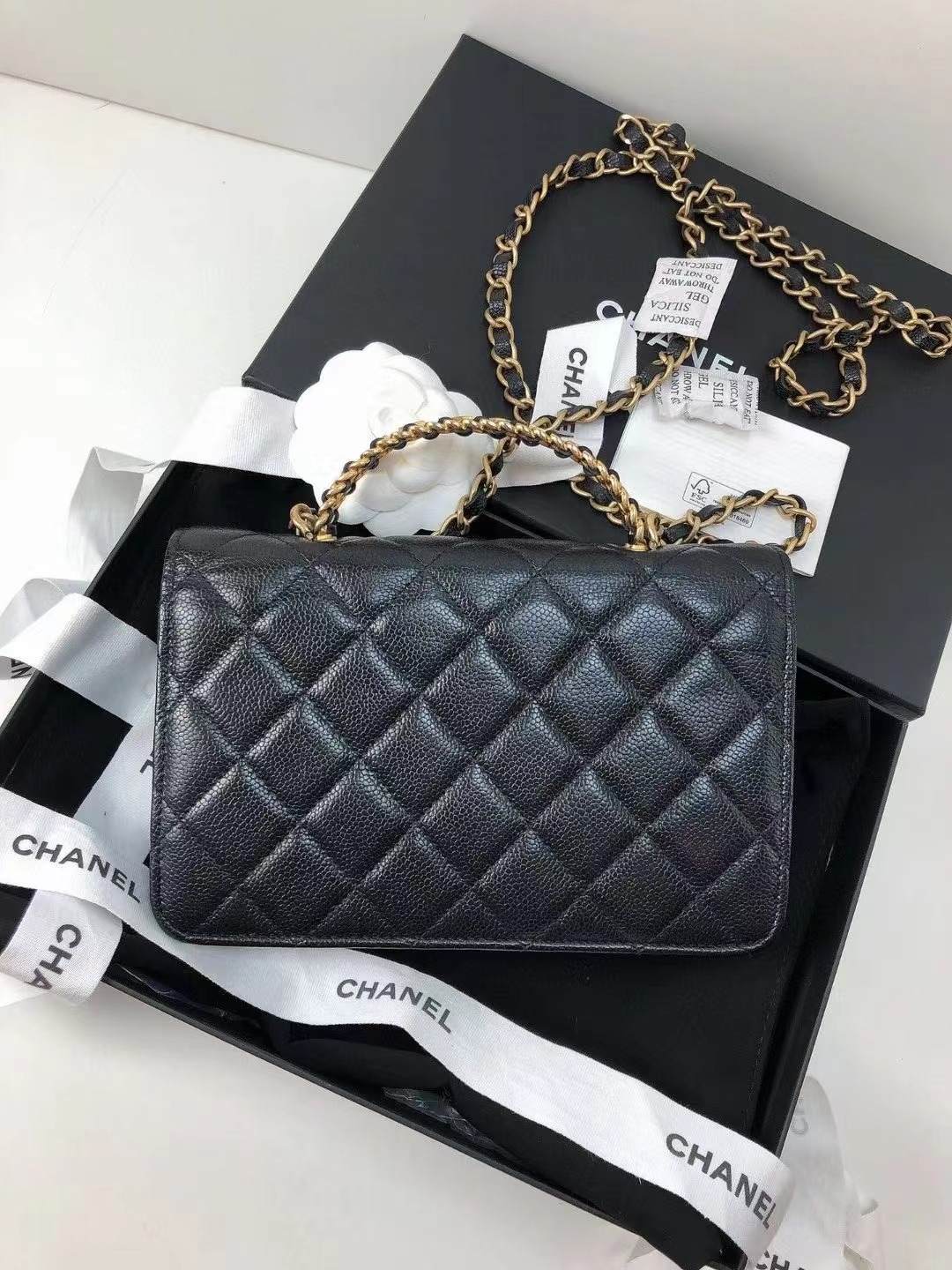 Chanel香奈儿 全新黑金牛皮22S woc 全❤️Chanel 香奈儿 22S 黑金 荔枝牛皮 镂空立体字母手柄woc 专柜没货 绝版美物 附件盒子 尘袋卡片 好价2W多带走💰