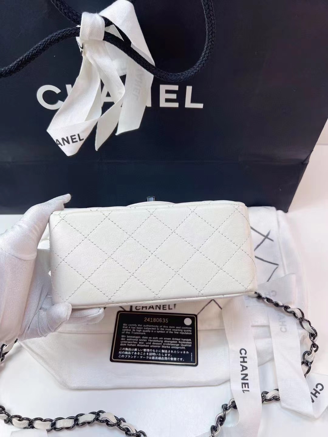 Chanel香奈儿 白色荔枝牛皮熊猫方胖子 搁置品Chanel香奈儿白色荔枝皮黑扣熊猫方胖子 配件尘袋24身份卡 好价💰