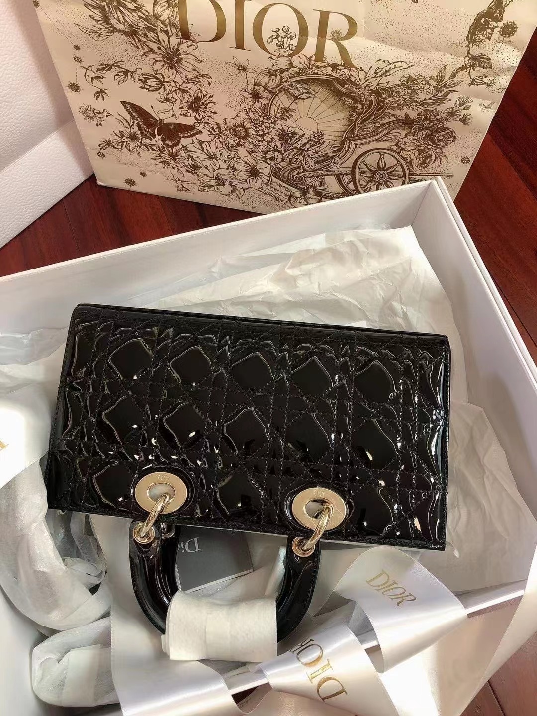 Dior迪奥 全新黑金漆皮中号横版D-JOY 全❤️全套DIOR 爆款断货王，黑金漆皮中号横版D-JOY戴妃 23编码附件盒子尘袋卡片23年10月票🎫好价💰