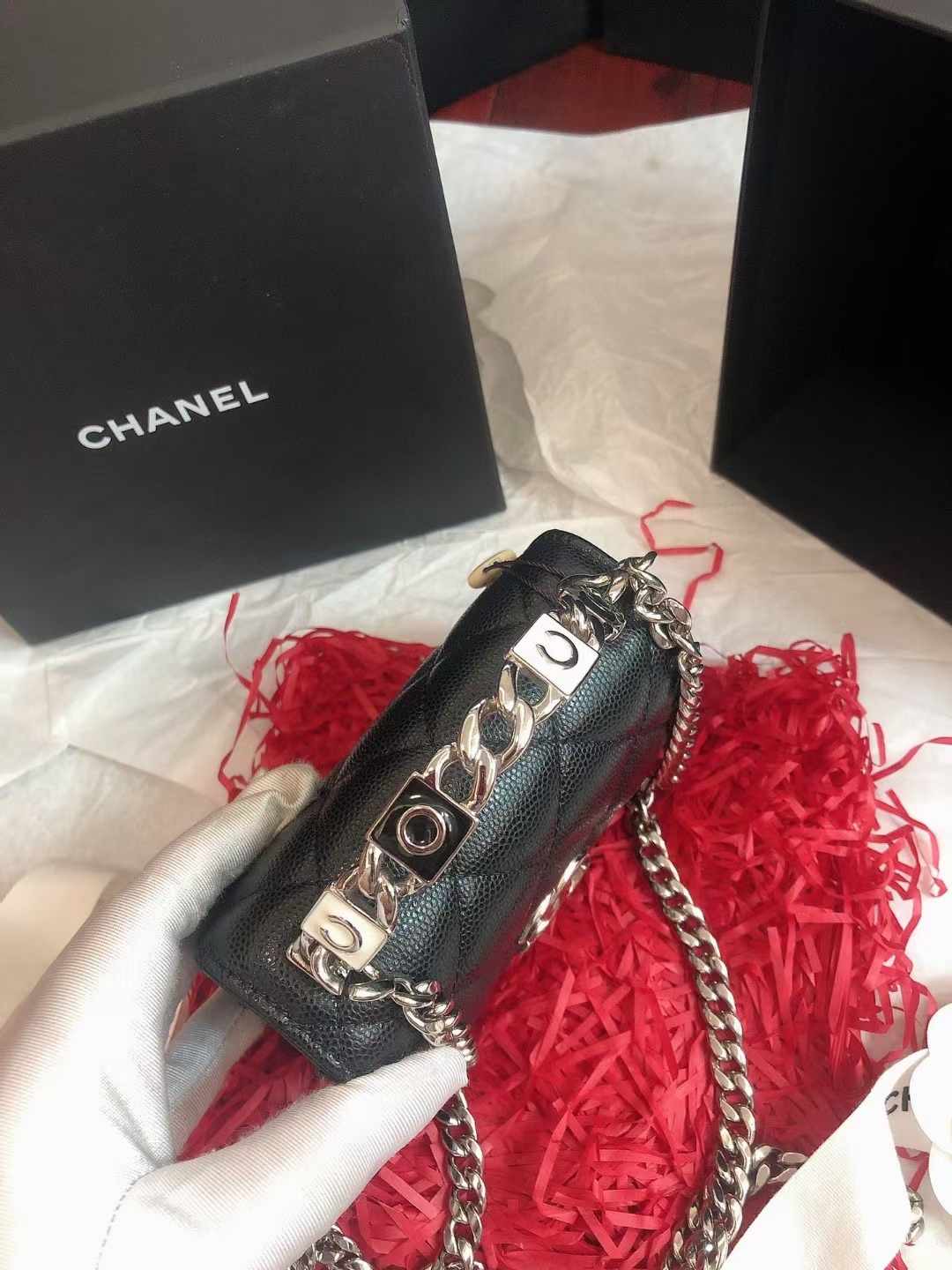 Chanel香奈儿 全新黑色银扣牛皮珐琅扣手柄链条包 全❤️Chanel 22S香奈儿黑色荔枝皮银扣珐琅扣手柄单肩斜挎包 附件32身份卡 盒子 好价💰